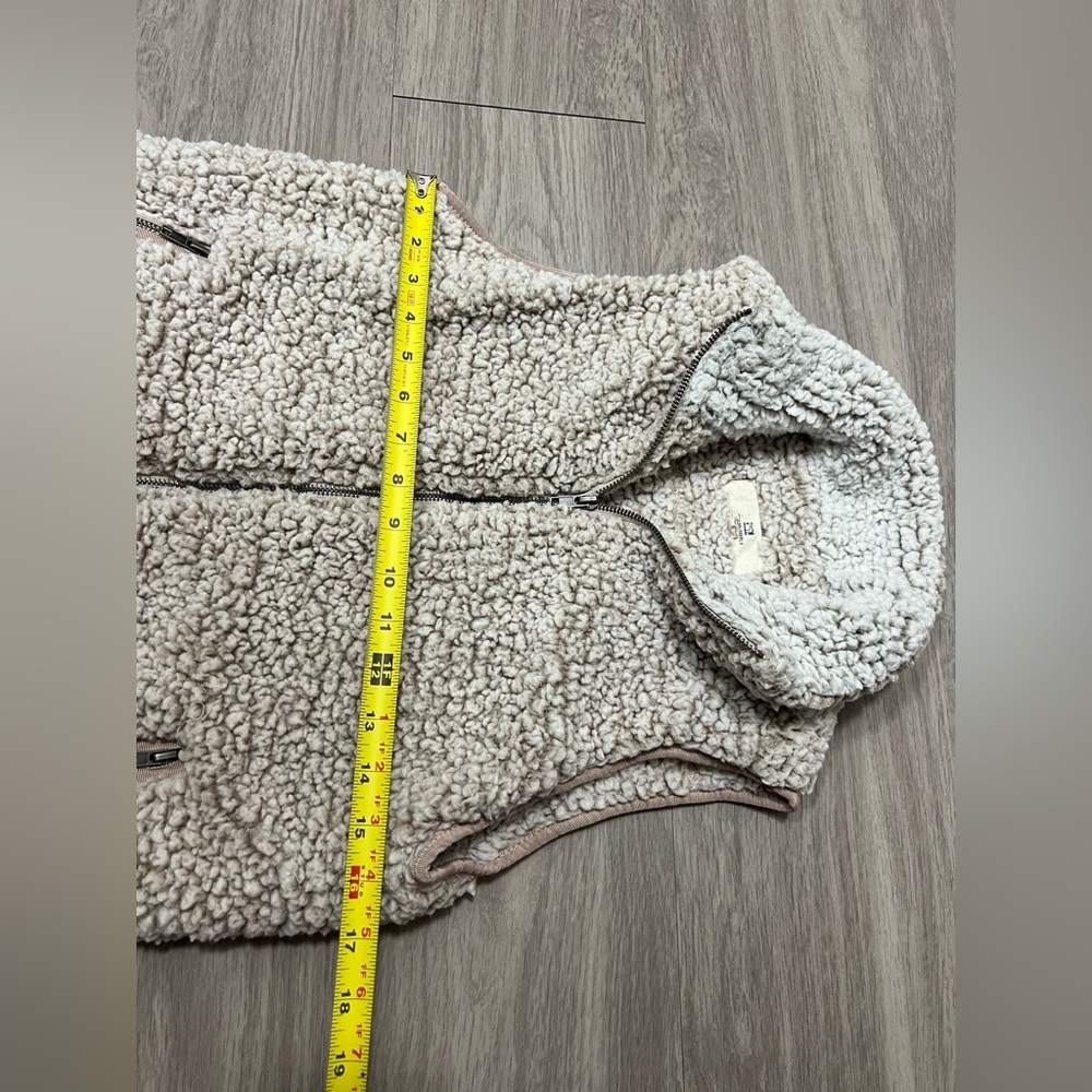 Thread and Supply Sherpa‎ Vest - Picture 6 of 8